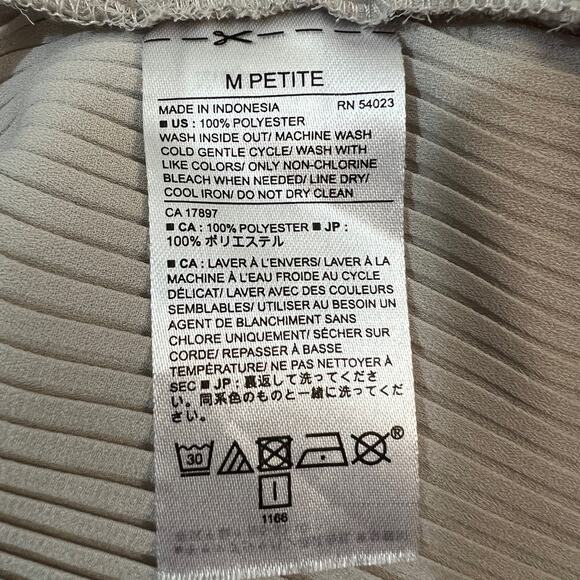 Banana Republic MEDIUM Petite Ribbed Pleated Sleeveless Split Neck Blouse - Picture 10 of 11